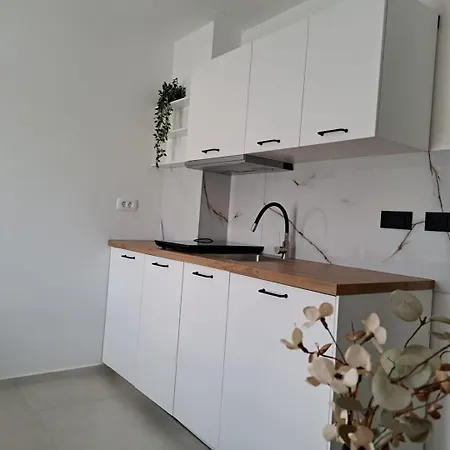 Center New 300 Meters From The Sea Apartman *